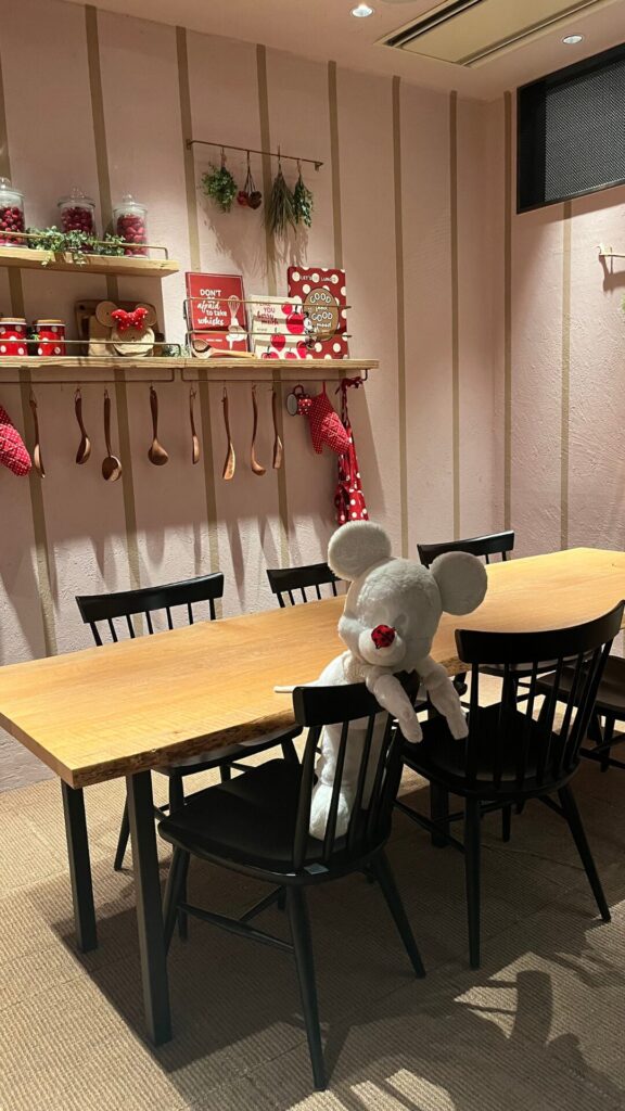 Disney HARVEST MARKET By CAFE COMPANY渋谷ヒカリエ店の写真（ミニー個室）