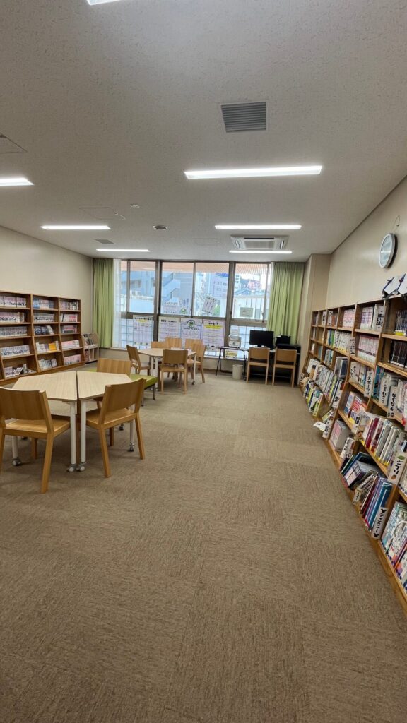 表参道・青山の無料屋内遊び場青山館カリッパの写真（図書室）