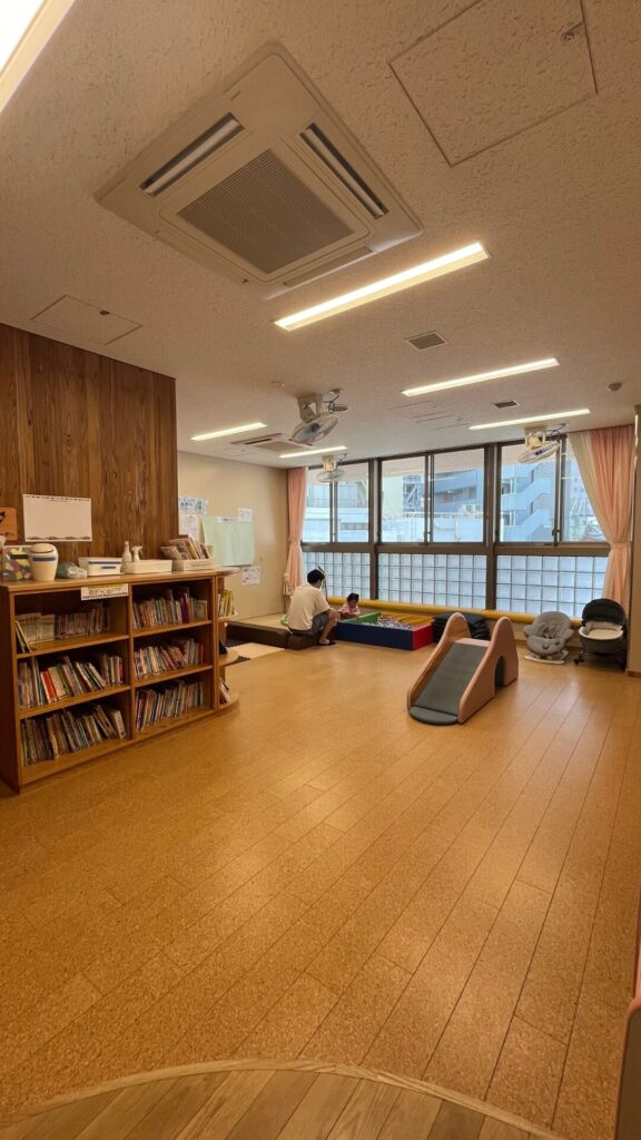 表参道・青山の無料屋内遊び場青山館カリッパの写真（乳幼児室）2