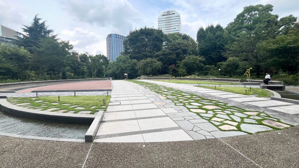 東京ガーデンテラス紀尾井町：芽生えの庭