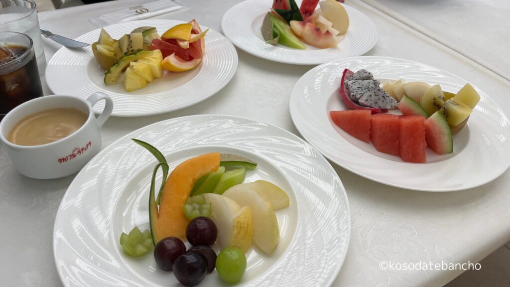 フルーツパーラー高野新宿本店の写真：カットフルーツ食べ放題3