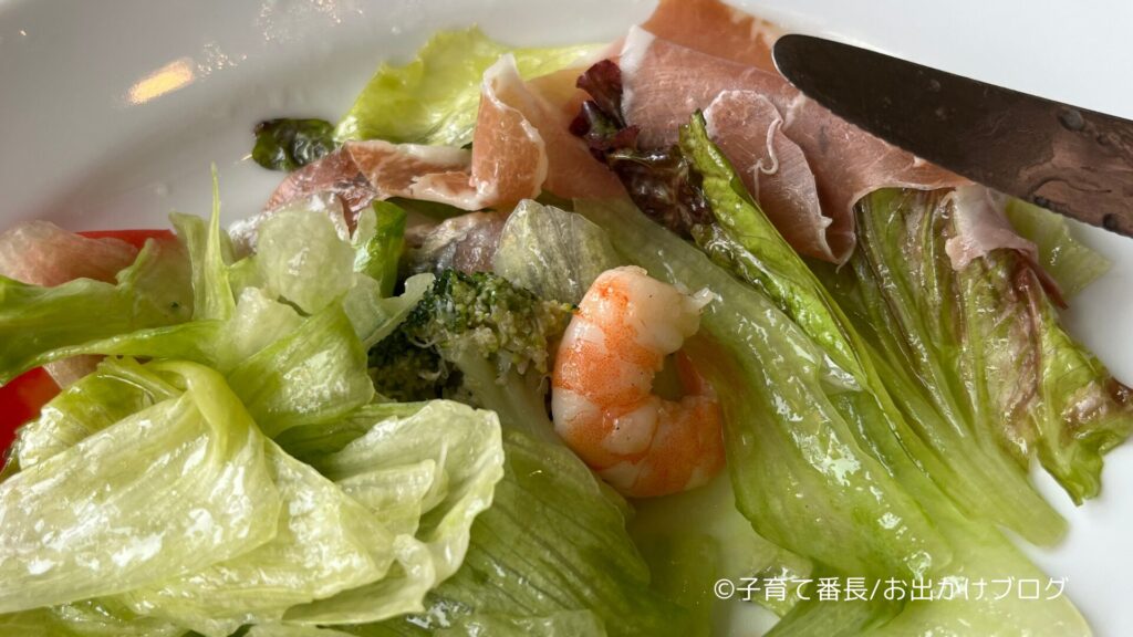 アントニオ アトレ四谷店の写真：料理、サラダ2