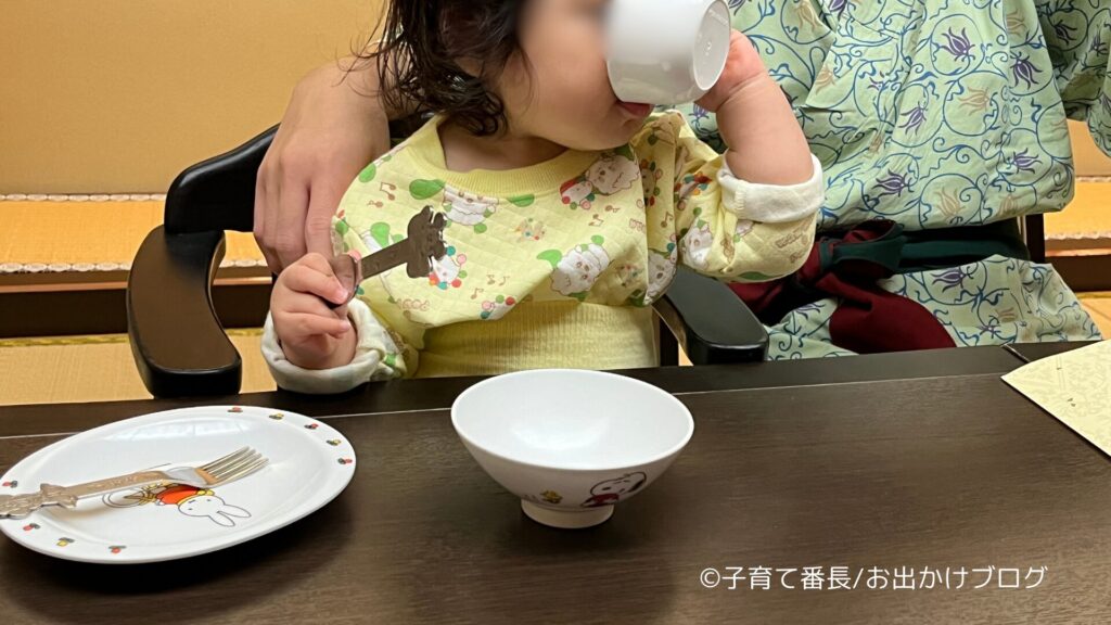 秋保温泉 佐勘の写真：夕食会席料理、子供用食器