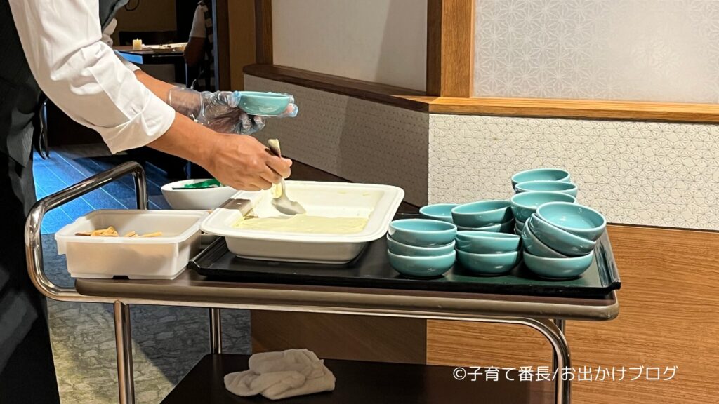 秋保温泉 佐勘の写真：朝食ビュッフェ、豆腐のサービス