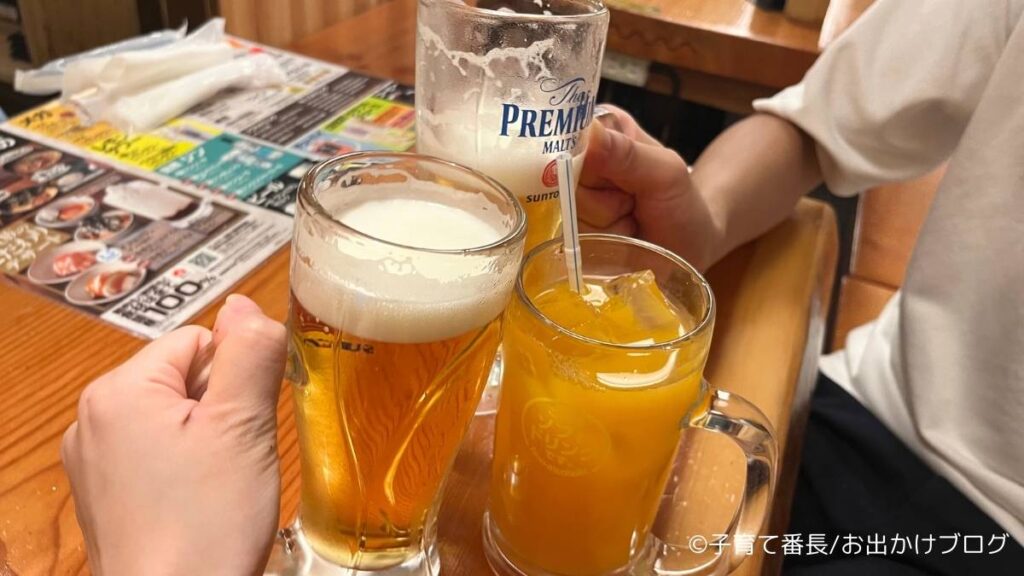 鳥貴族：ビールとジュースで乾杯