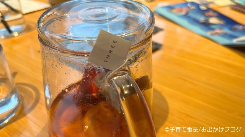 THREEのカフェ「REVIVE KITCHEN THREE HIBIYA」の写真：紅茶ポット